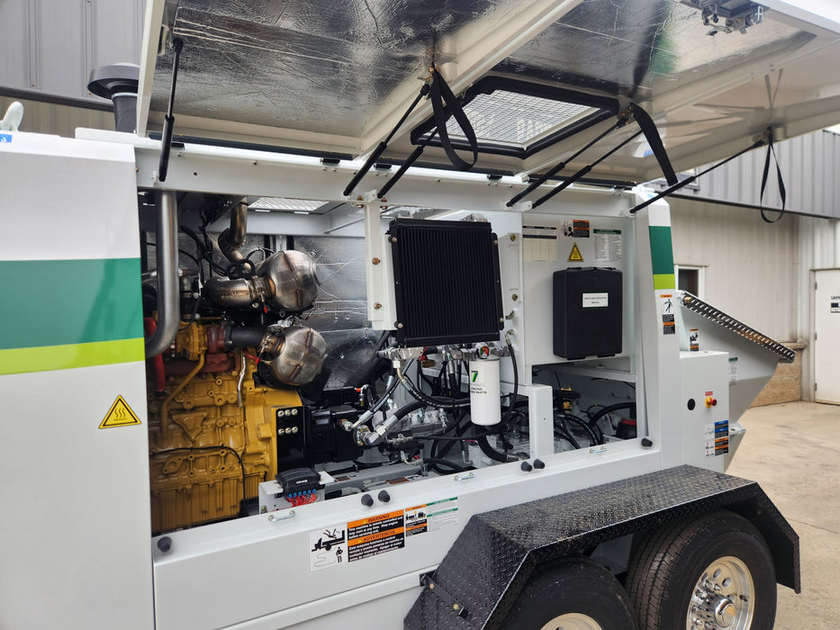 Control panel with Scanreco radio remote and electric stroke limiter.